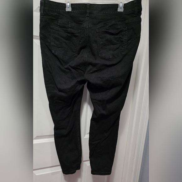 Torrid Women's Black Skinny Jeans - Picture 3 of 4
